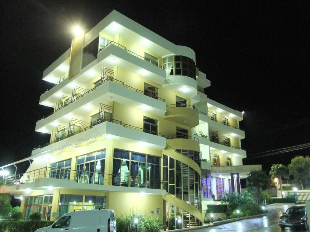 Paradise Beach Hotel Radhimë Екстериор снимка