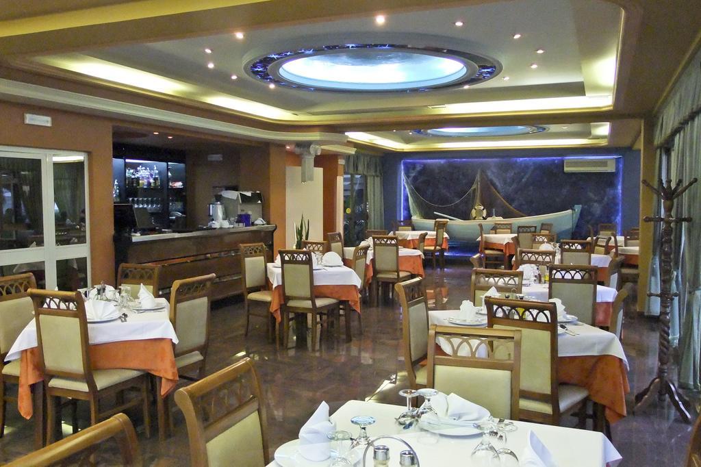 Paradise Beach Hotel Radhimë Екстериор снимка