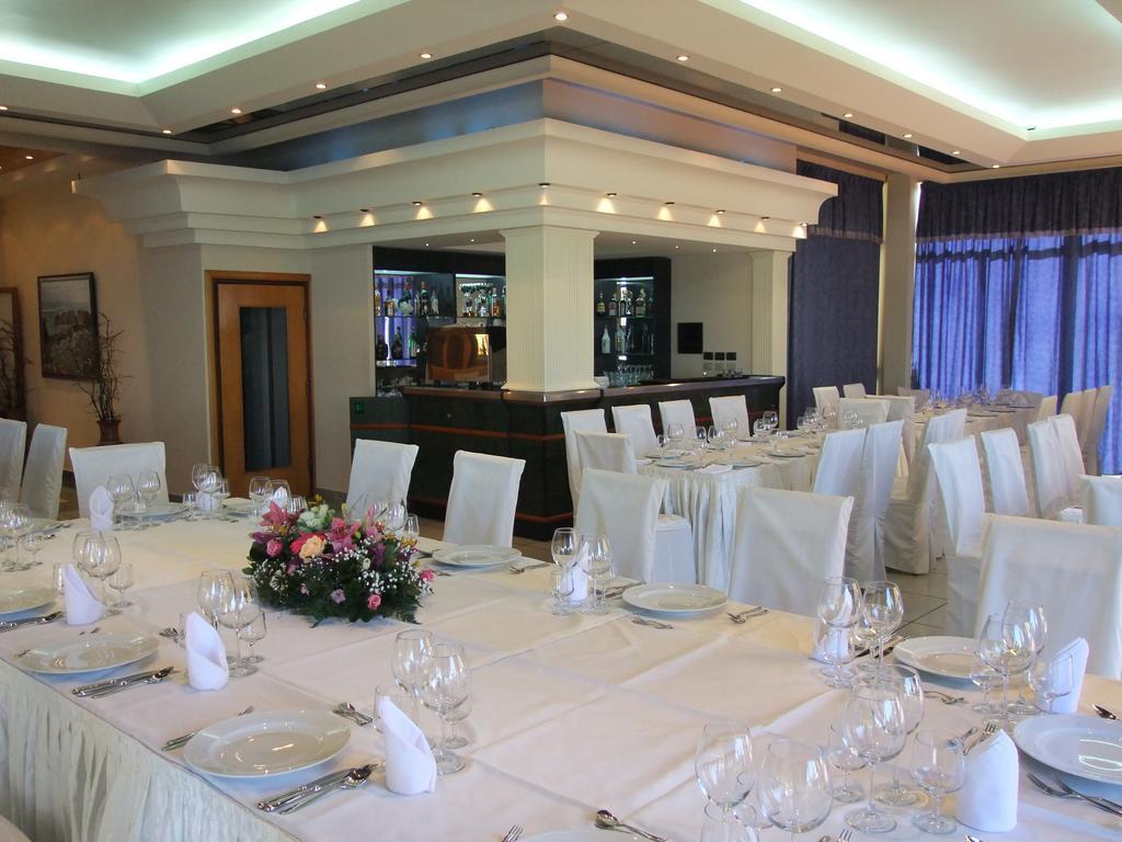 Paradise Beach Hotel Radhimë Екстериор снимка