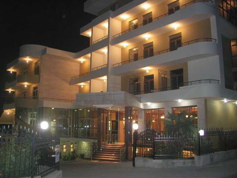 Paradise Beach Hotel Radhimë Екстериор снимка